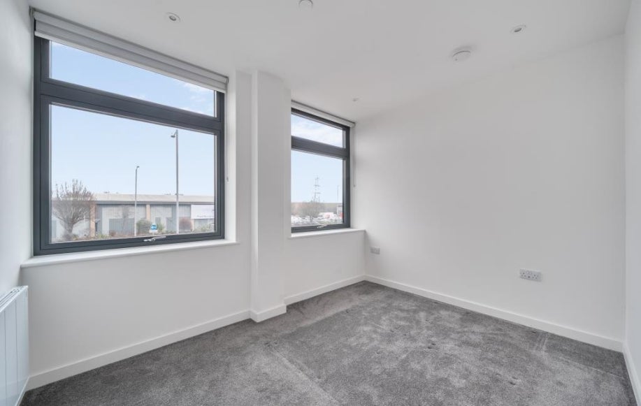 Flat London Road in Borough of Spelthorne