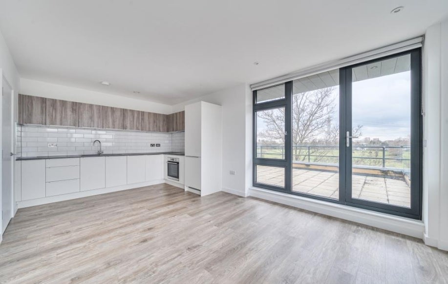 Flat London Road in Borough of Spelthorne