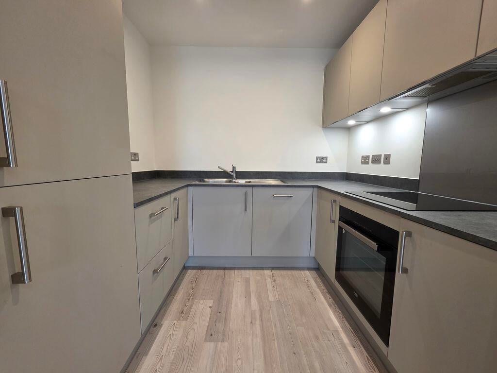 Flat Podd Street in Greater London