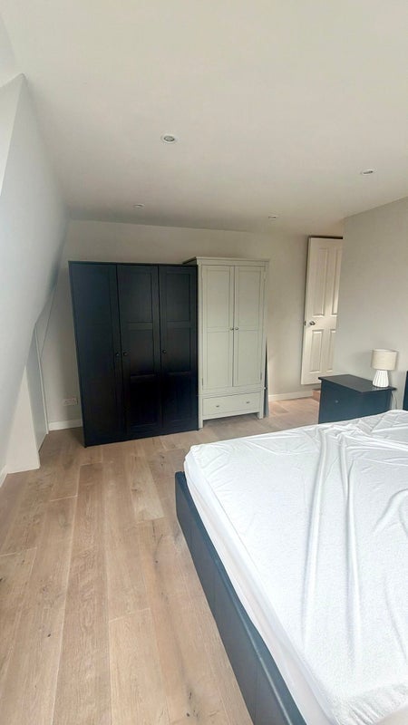 Flat Quinton Street in Greater London