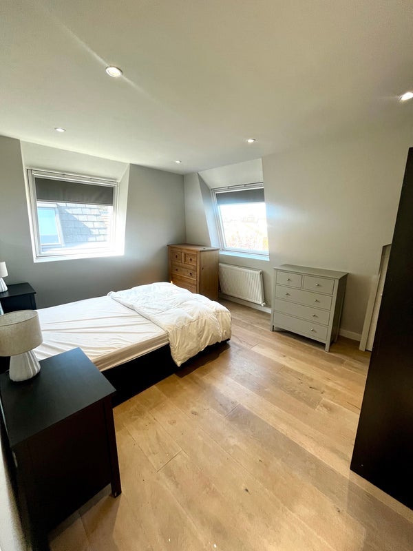 Flat Quinton Street in Greater London