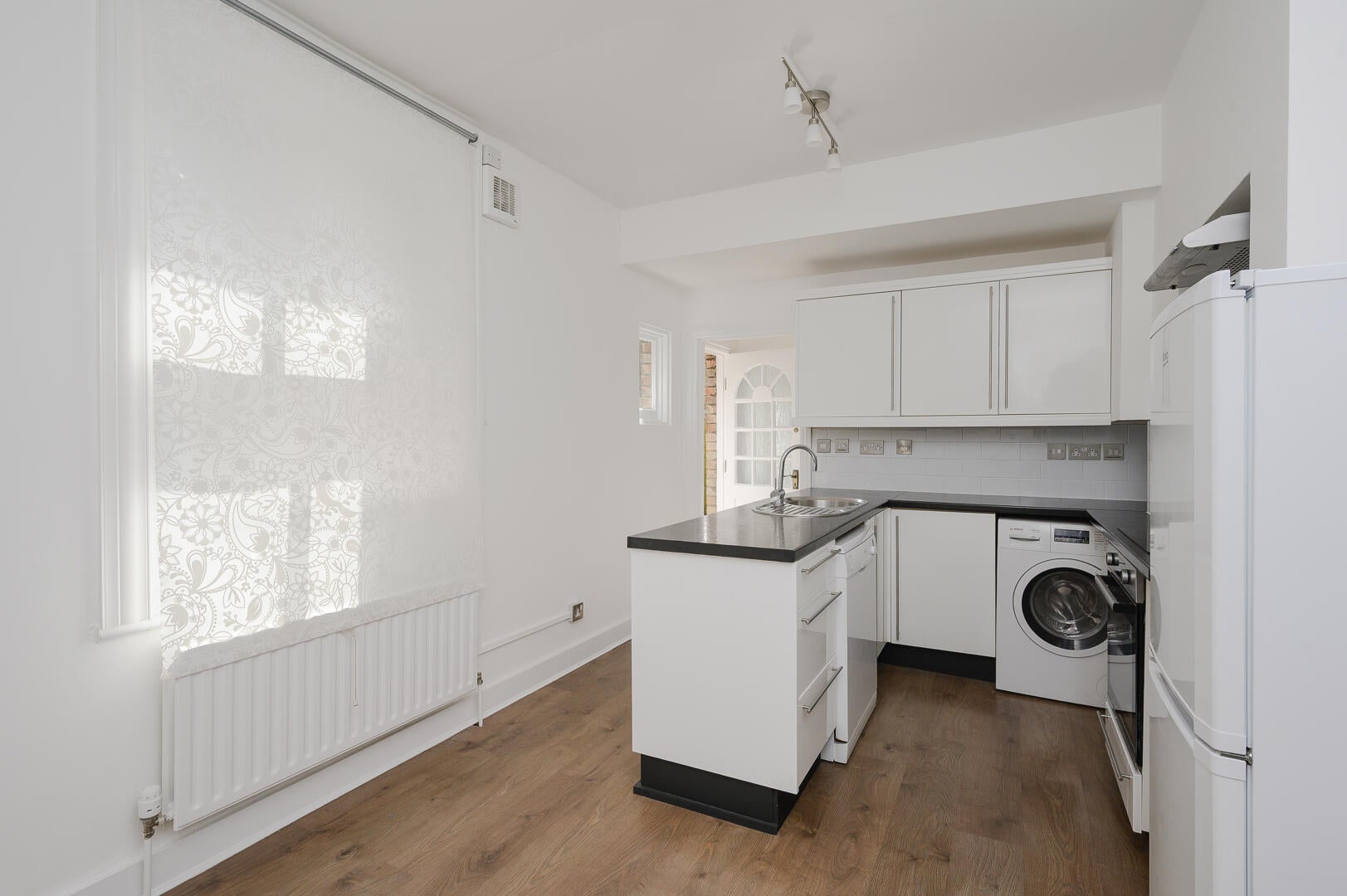 Flat Chilton Road in Greater London
