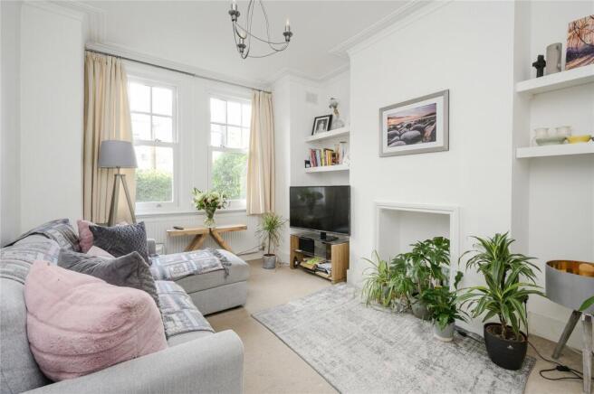 Flat Chilton Road in Greater London