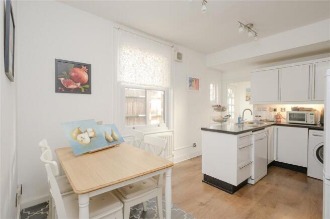 Flat Chilton Road in Greater London