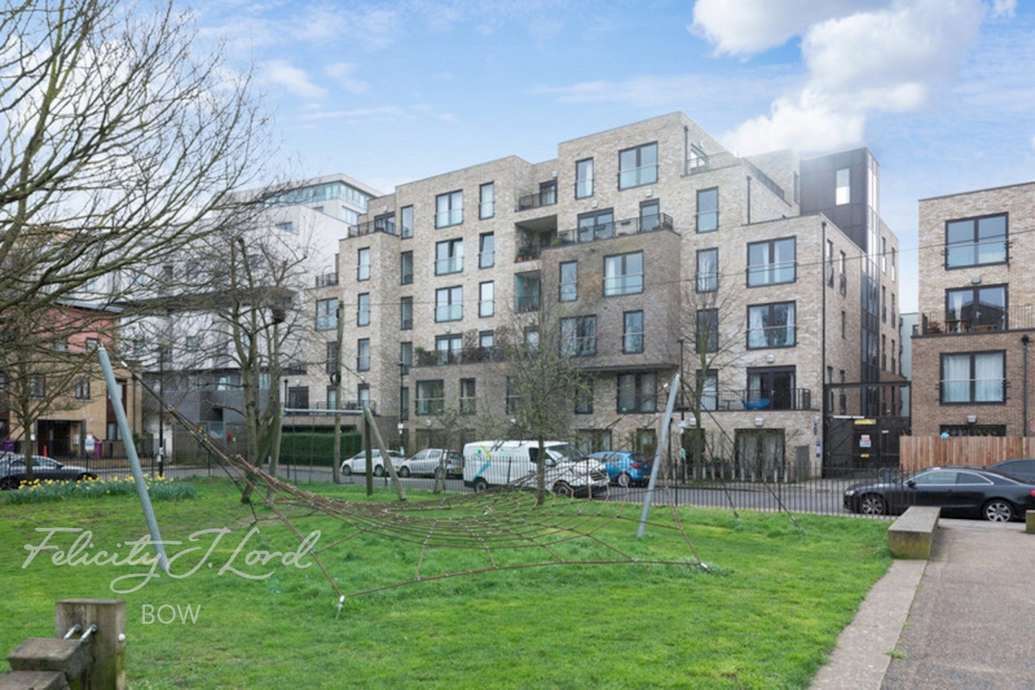 Flat Axio Way in Greater London