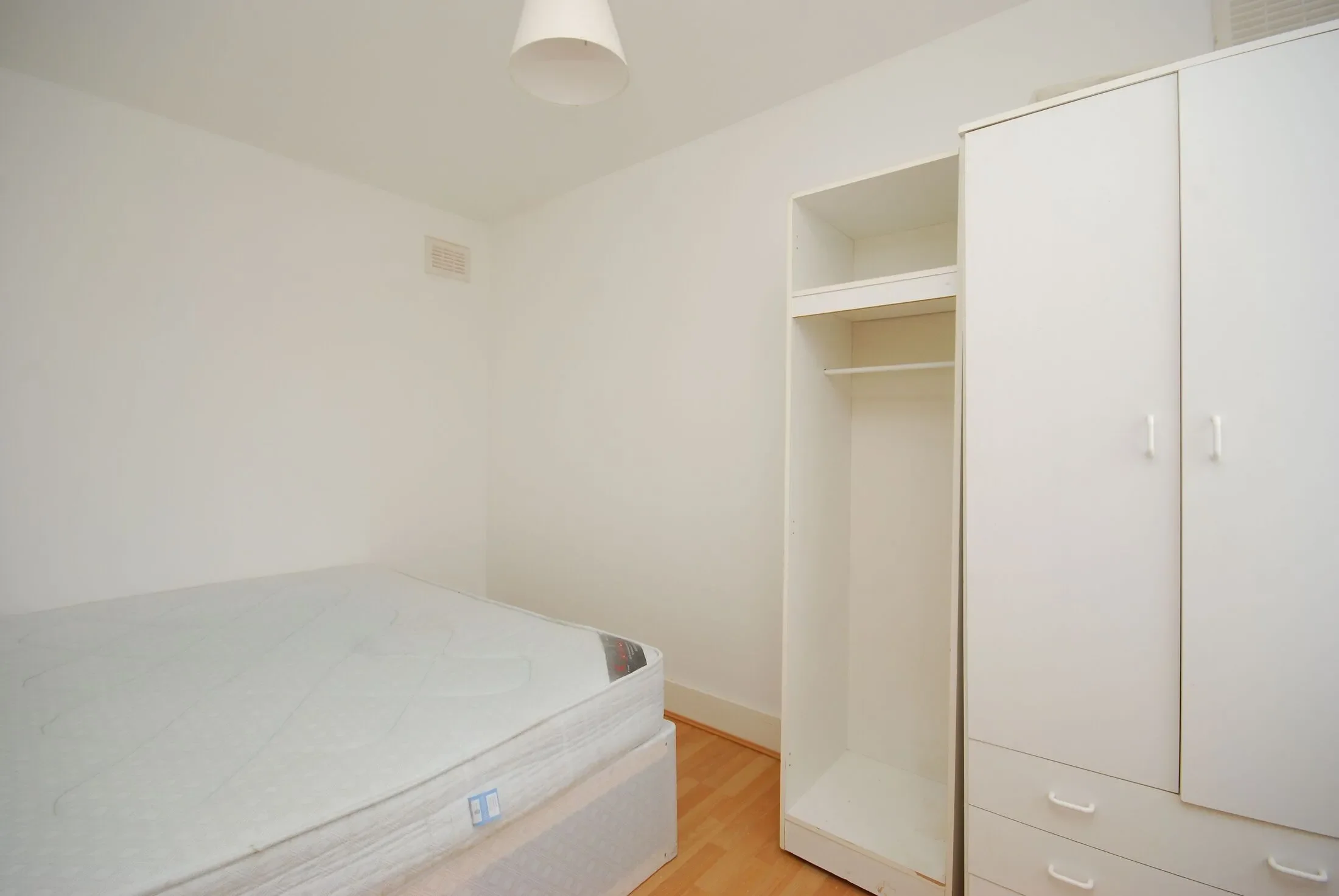Flat Muswell Avenue in Greater London