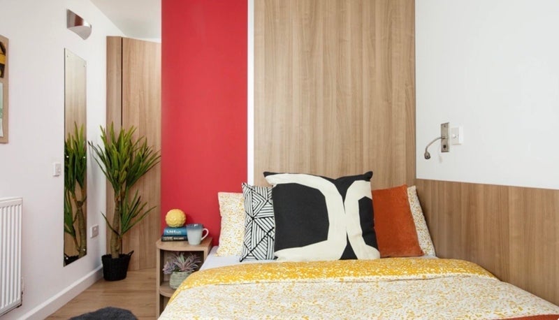 Room Lebus Street in Greater London