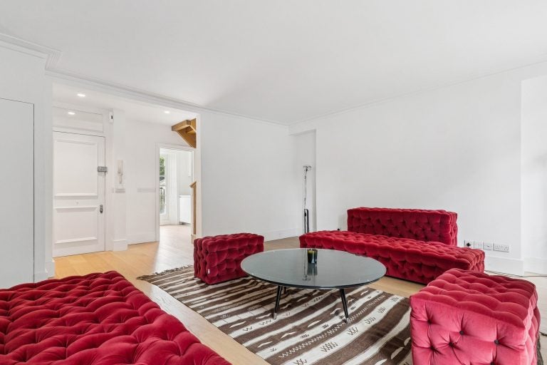 Flat Brompton Square in Greater London
