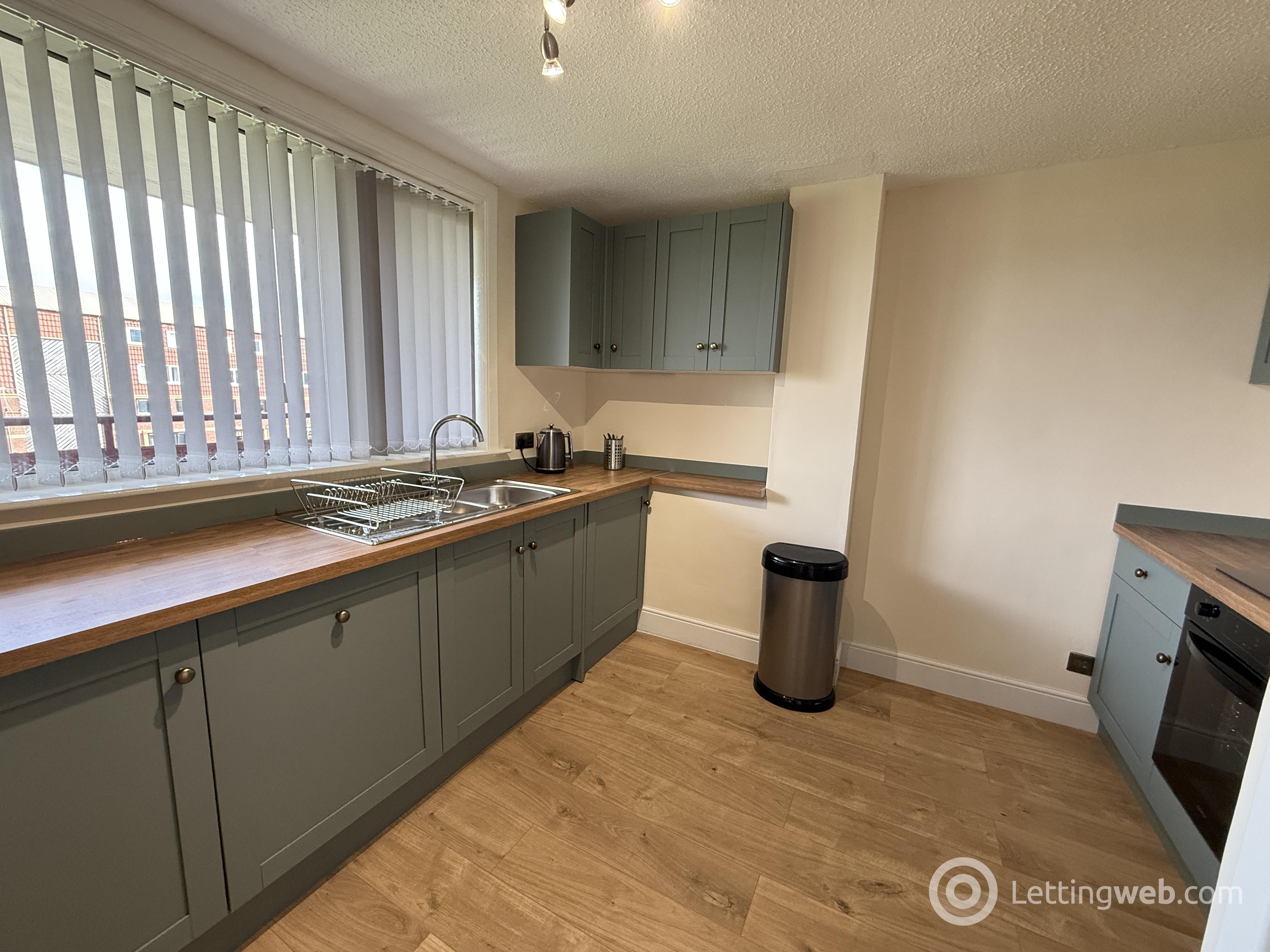 Flat Braehead Road in Cumbernauld