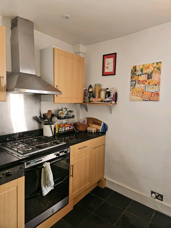 Room Fulham Road in Greater London