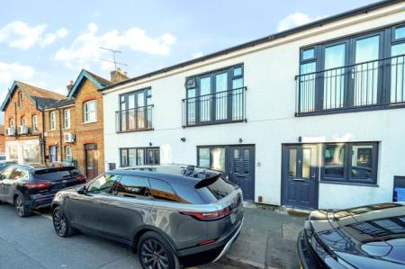 Flat Denmark Street in Maidenhead
