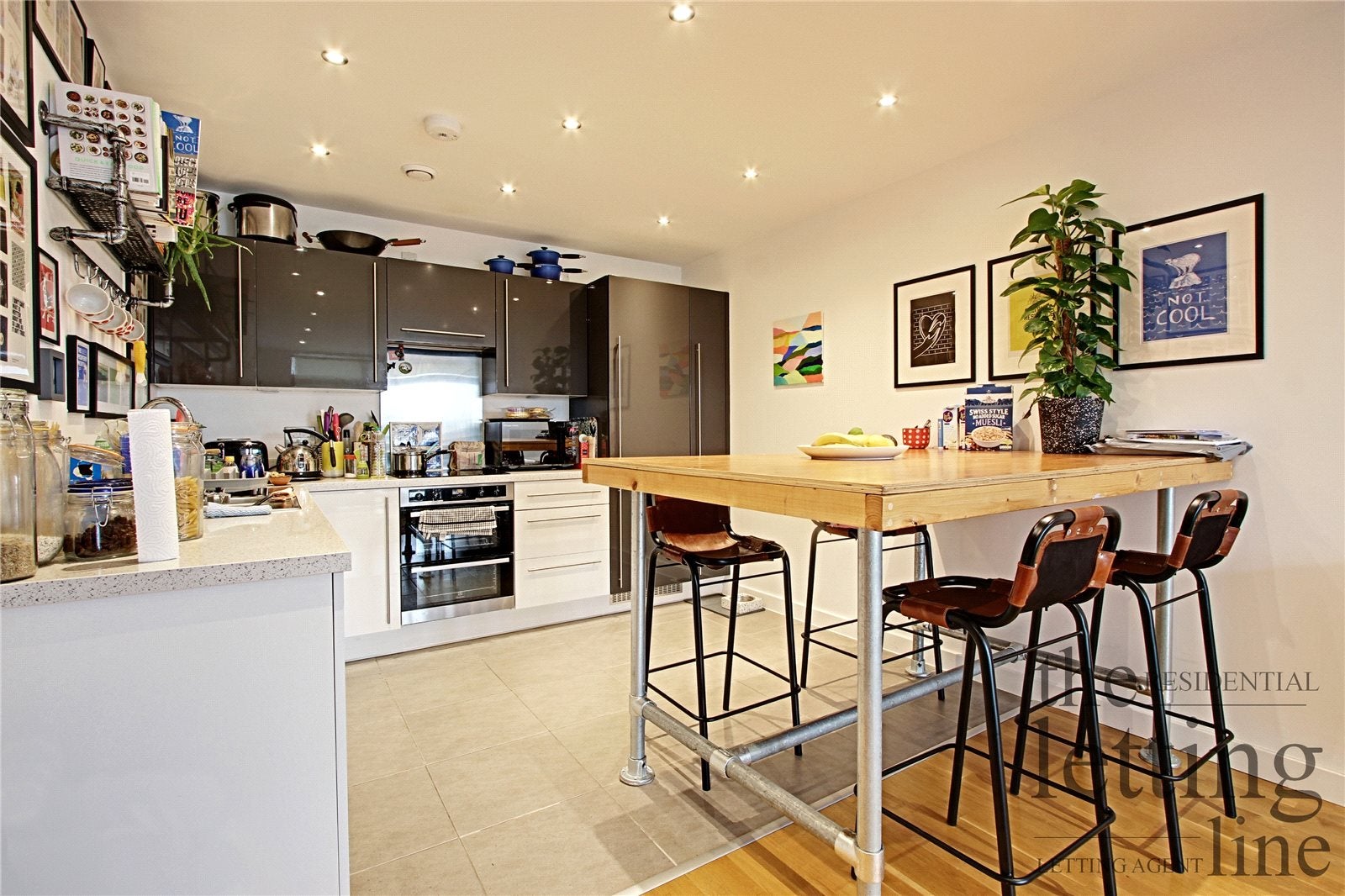 Flat Dunstan Mews in Greater London