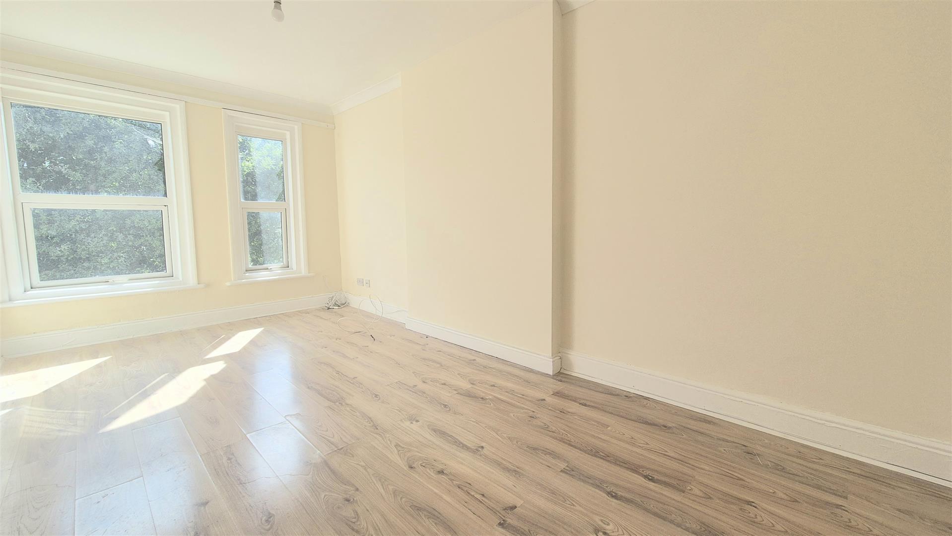 Flat Clarendon Road in Portsmouth