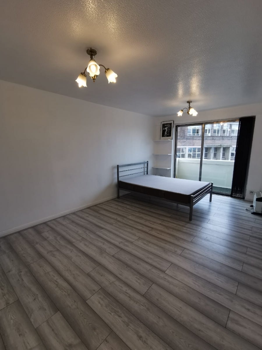 Flat Gresse Street in City of Westminster