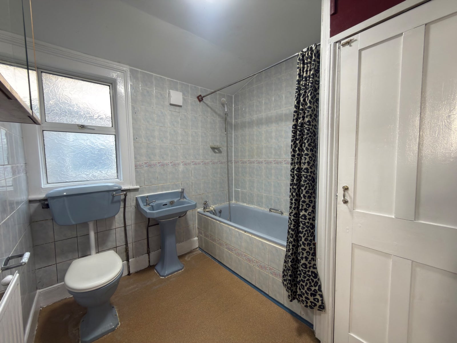 Flat First Avenue in Greater London