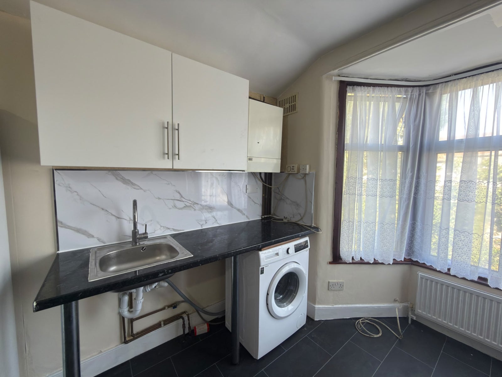 Flat First Avenue in Greater London
