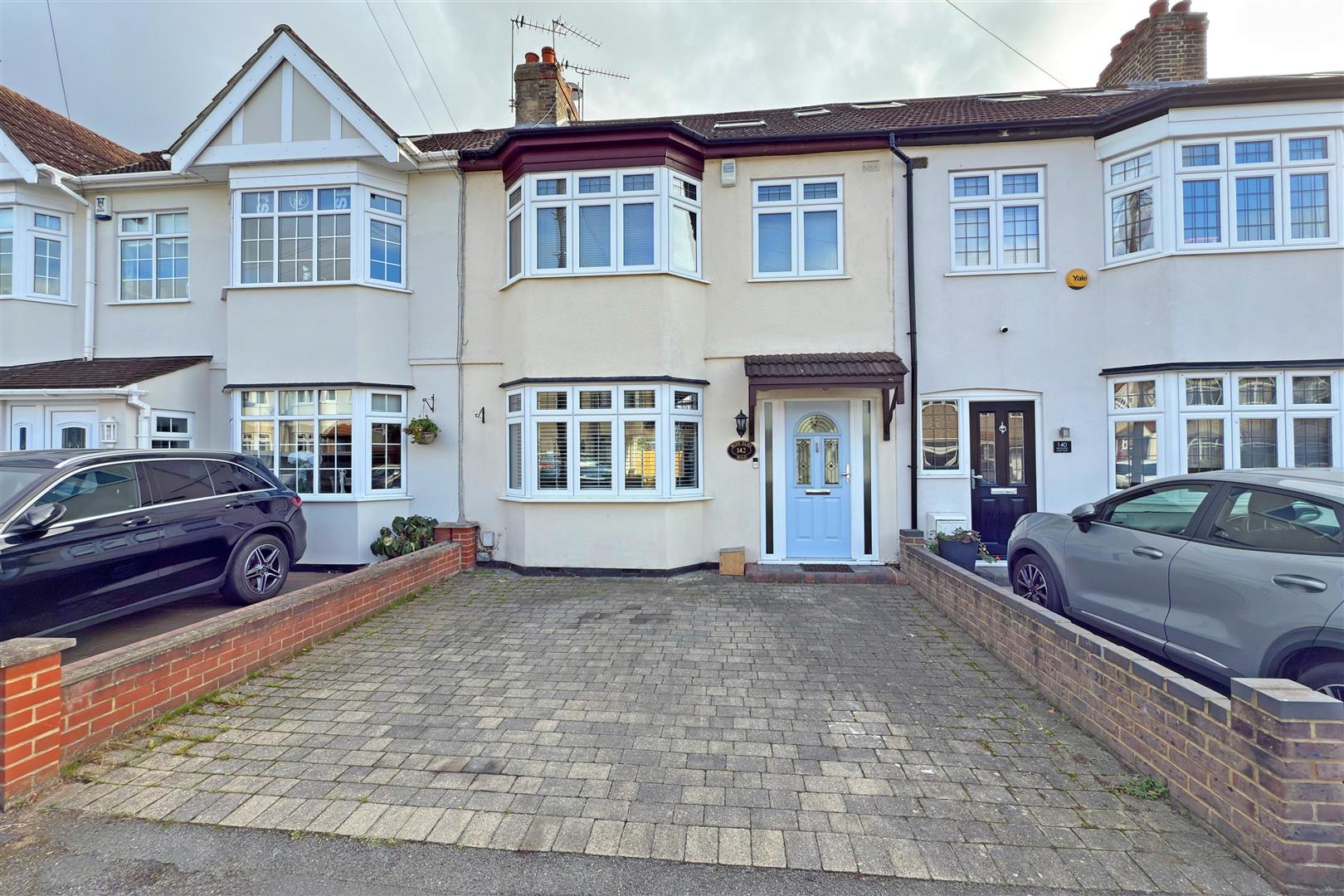 House Bush Elms Road in Greater London