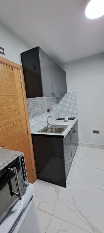 Room Willoughby Road in Slough