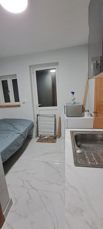 Room Willoughby Road in Slough