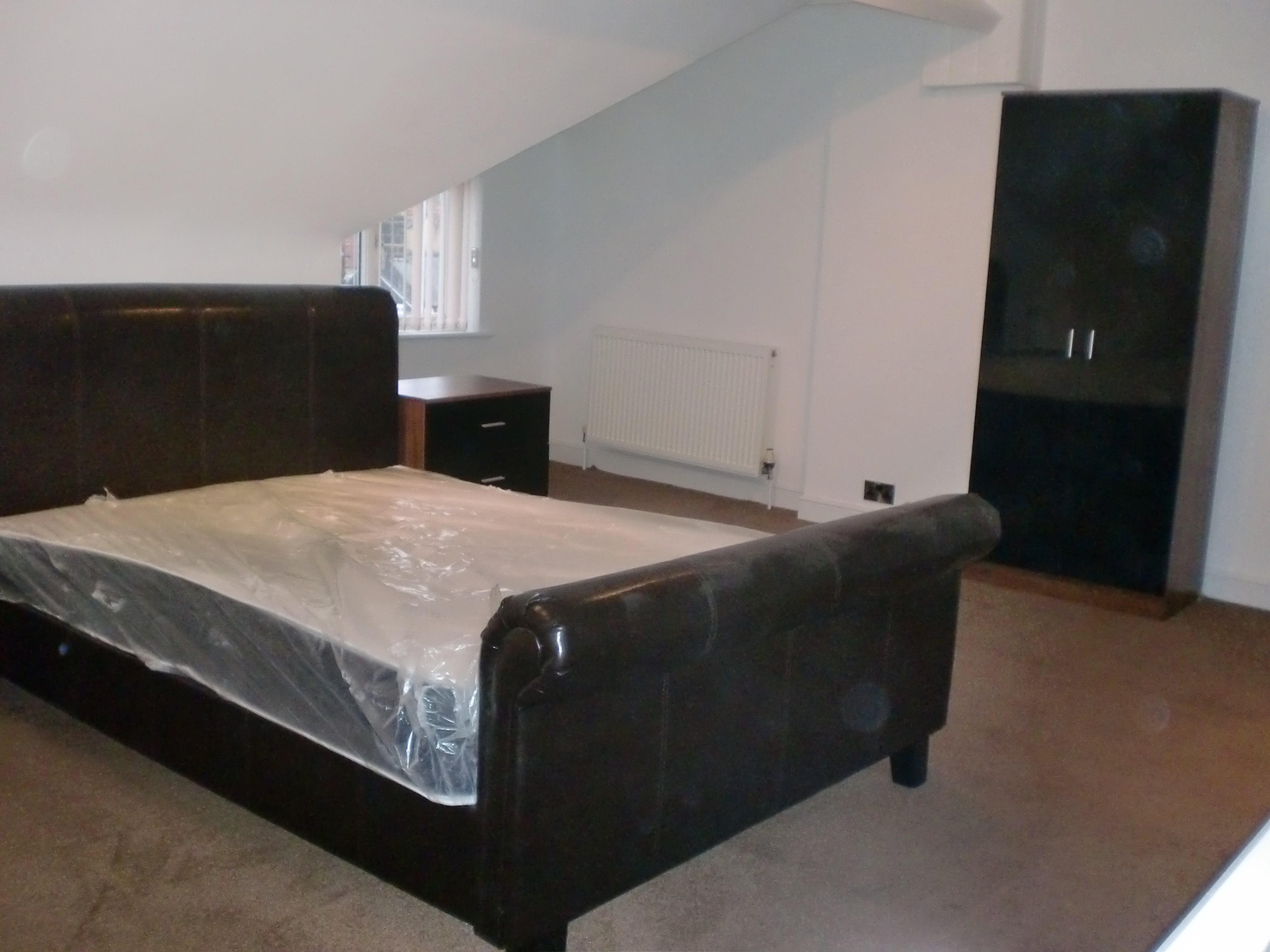 Flat Stonegate Road in Leeds