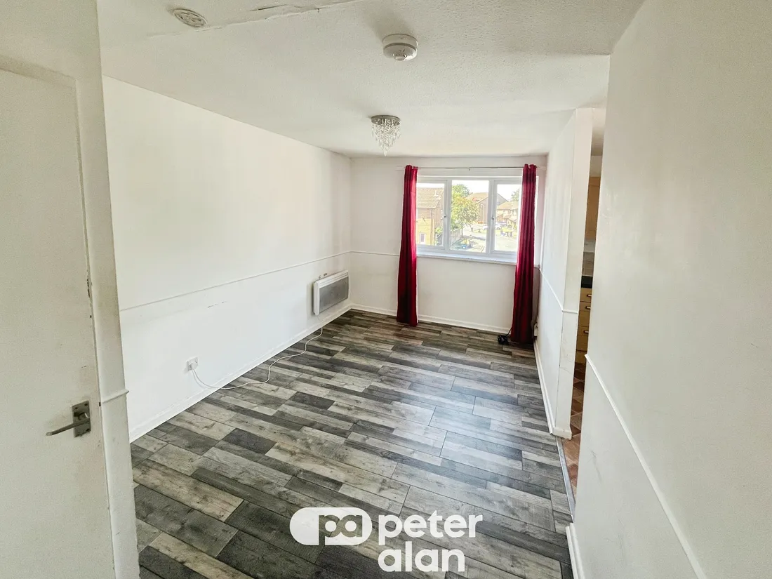 Flat Collingwood Avenue in Newport
