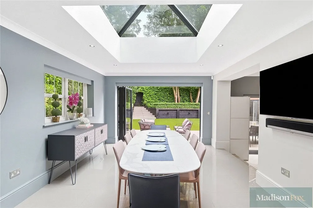 House Regents Drive in Greater London