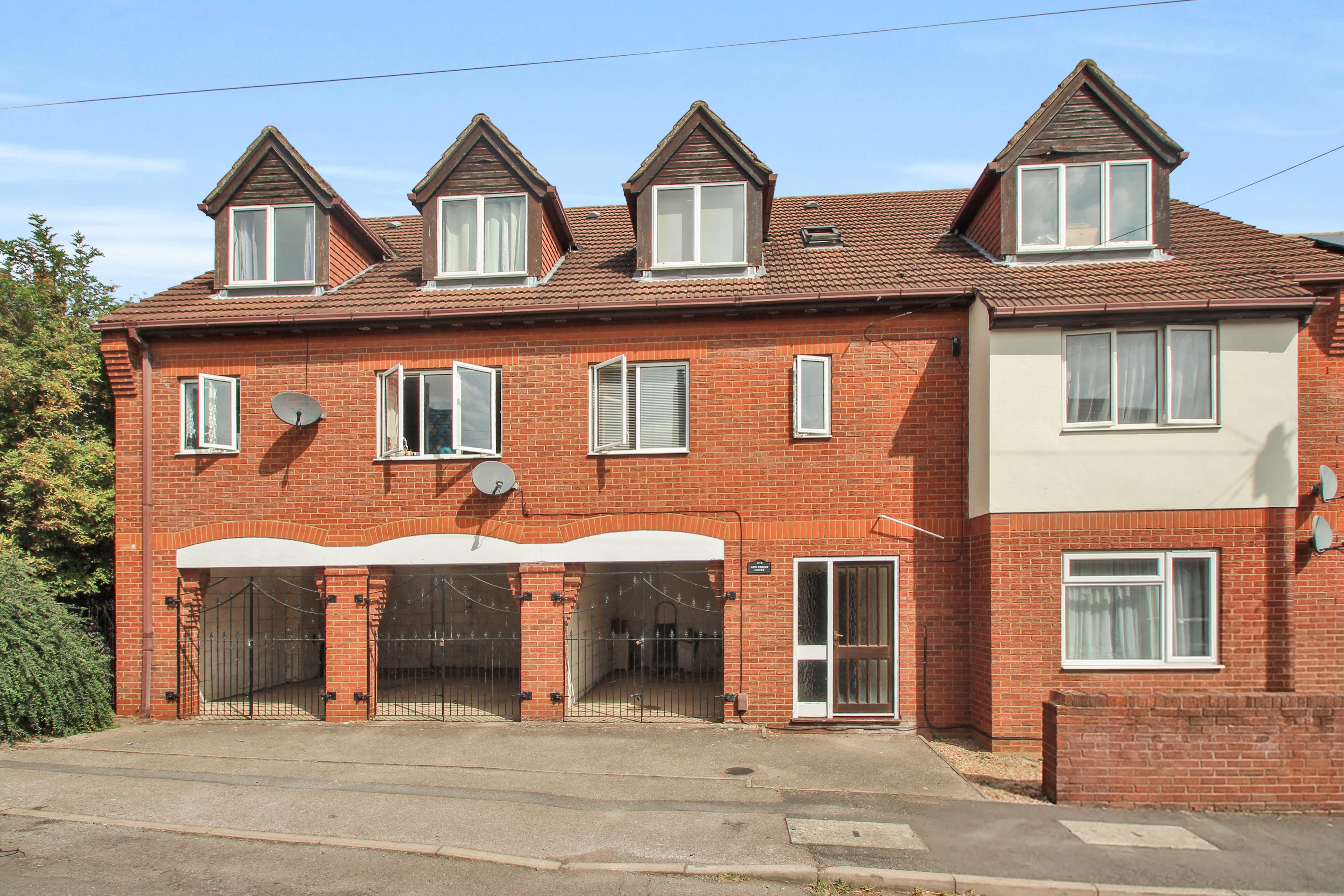 Flat New Street in Irchester
