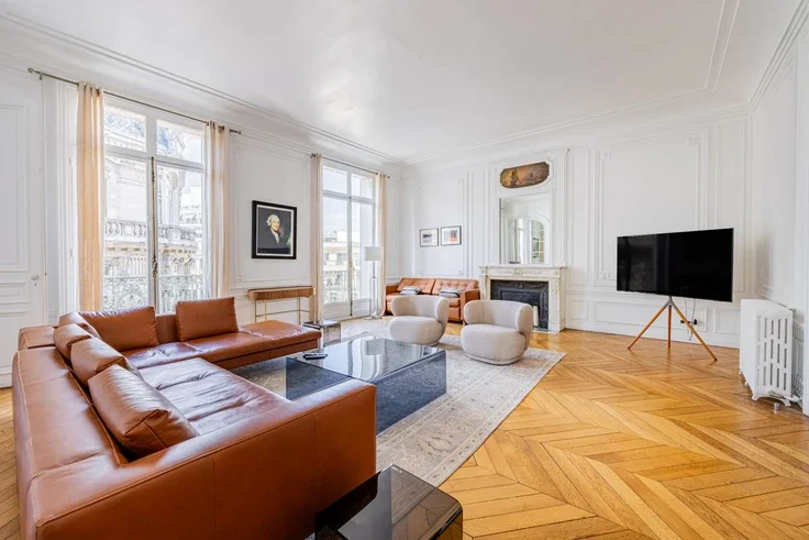 Flat Avenue Hoche in Paris