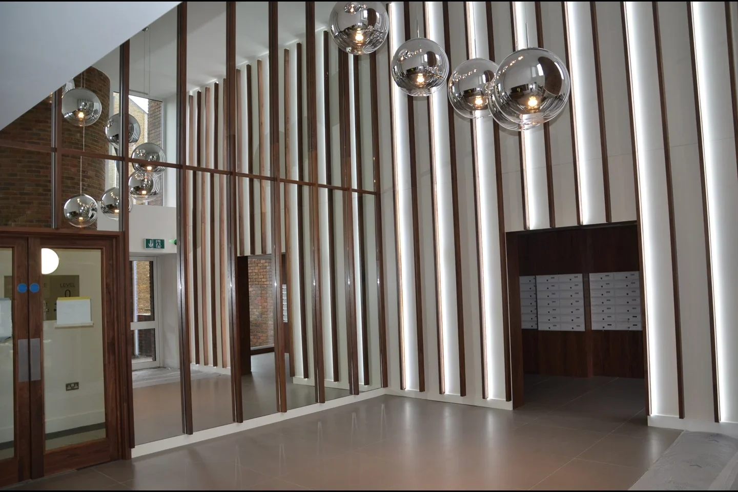 Flat Molesworth Street in Greater London
