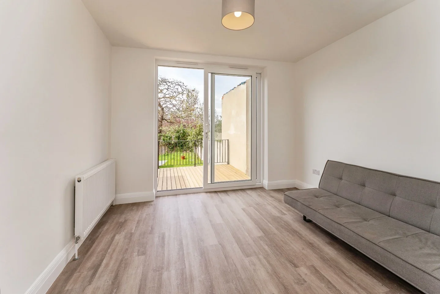 Room Ashfield Road in Greater London