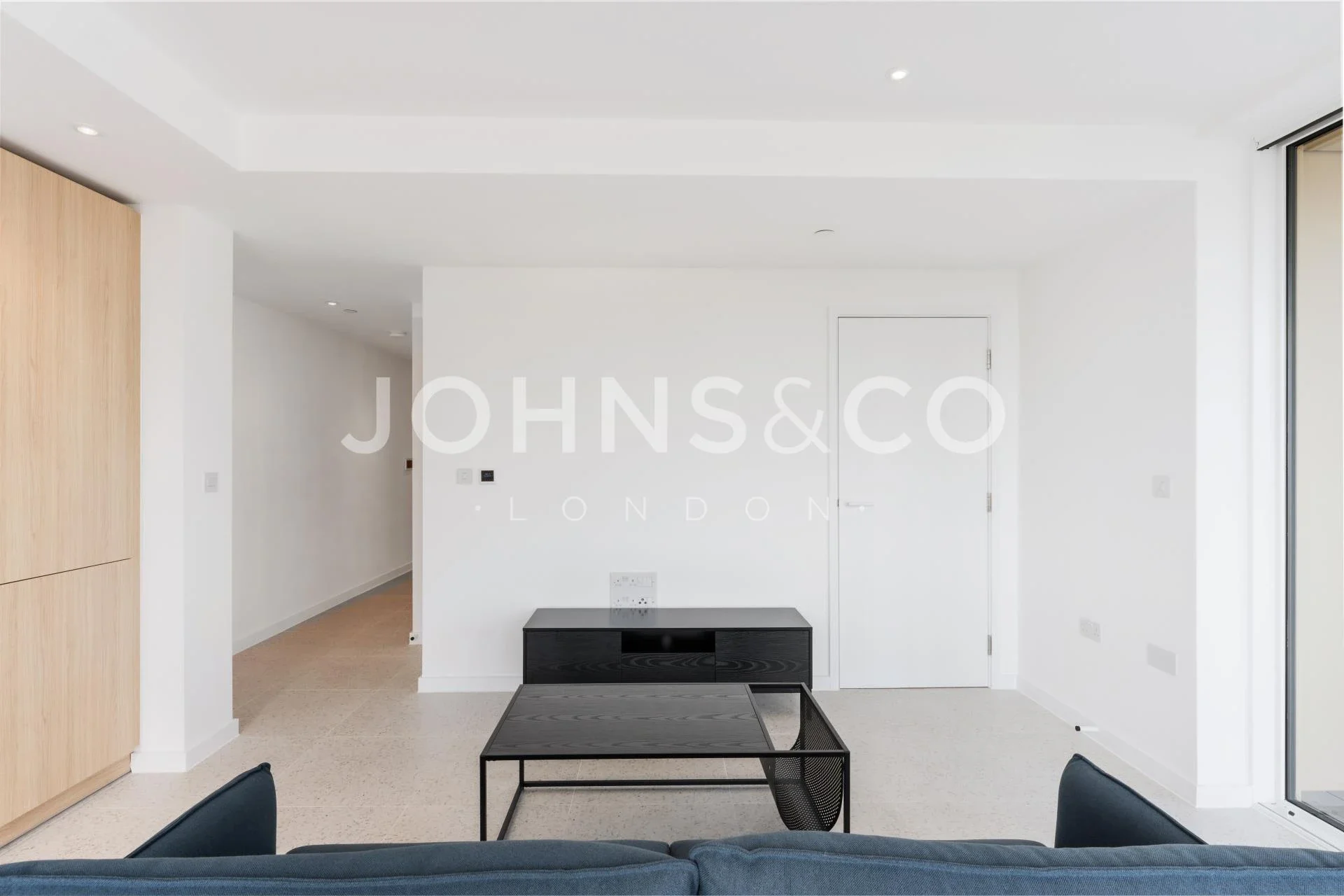 Flat Cendal Crescent in Greater London