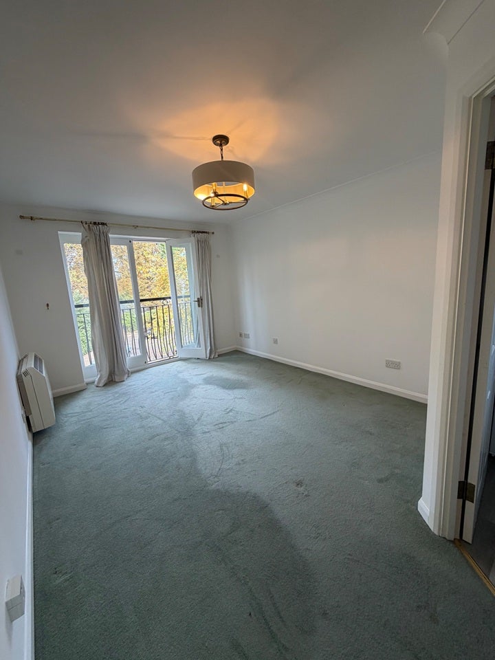 Flat Fairfax Road in Greater London