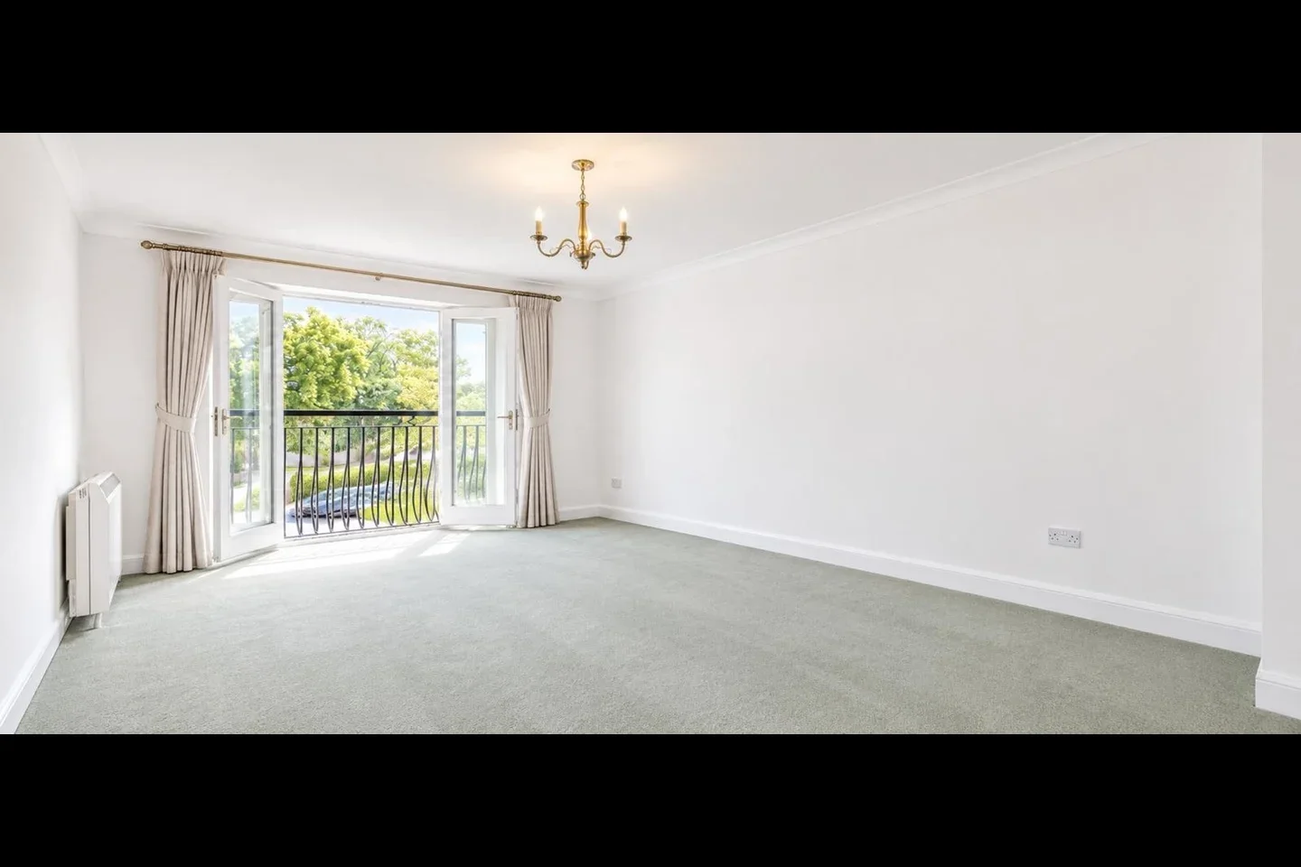 Flat Fairfax Road in Greater London