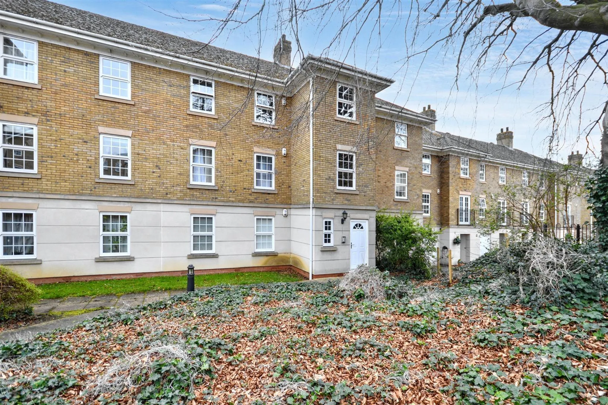 Flat Scholars Court in Northampton