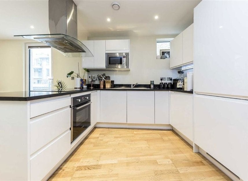 Flat Keymer Place in Greater London