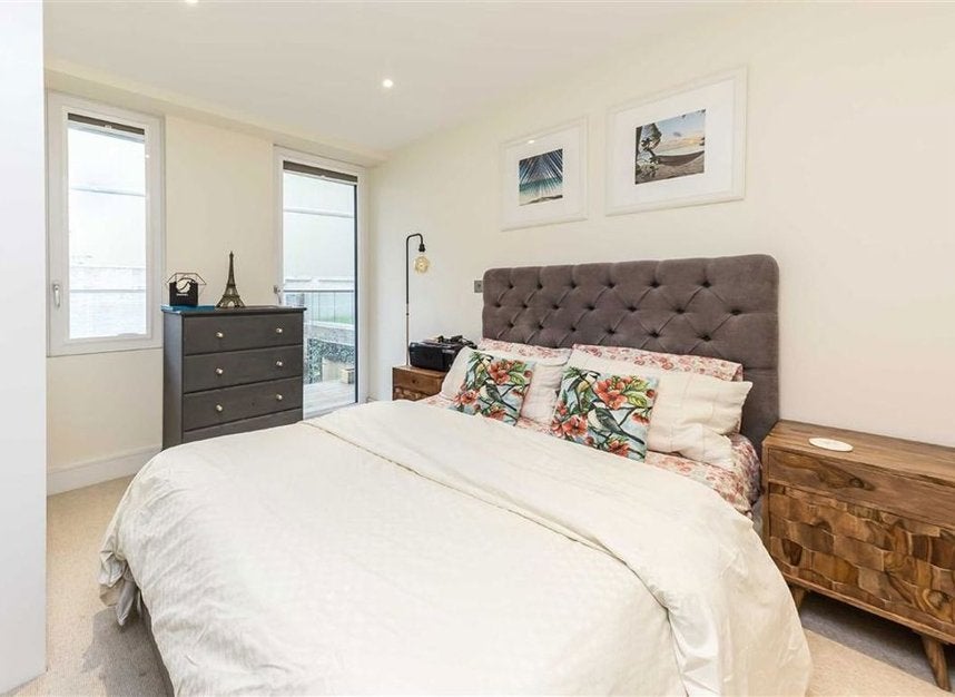 Flat Keymer Place in Greater London
