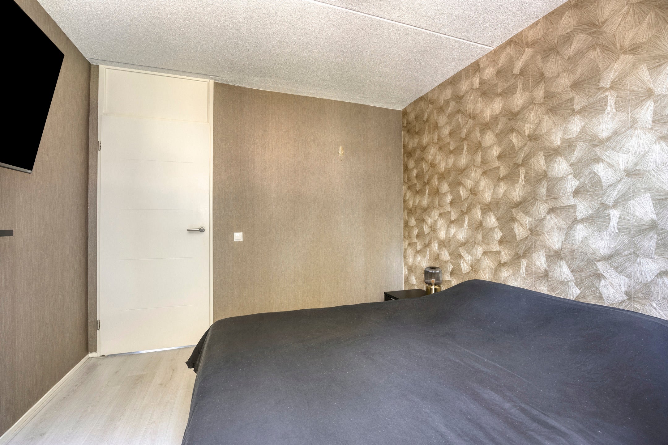 Tussenwoning te koop: Veenbes 38, Nieuwlande