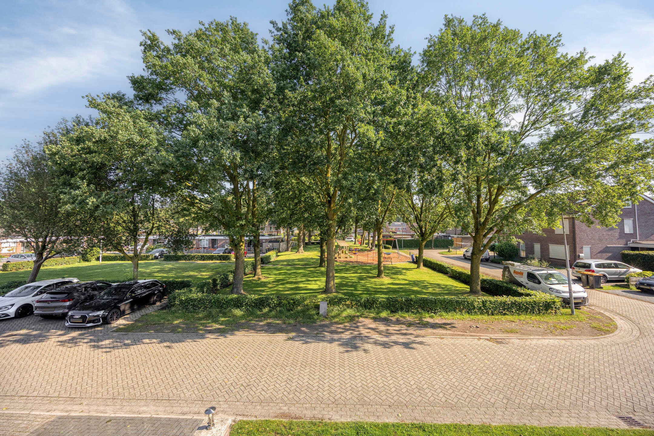 Tussenwoning te koop: Veenbes 38, Nieuwlande