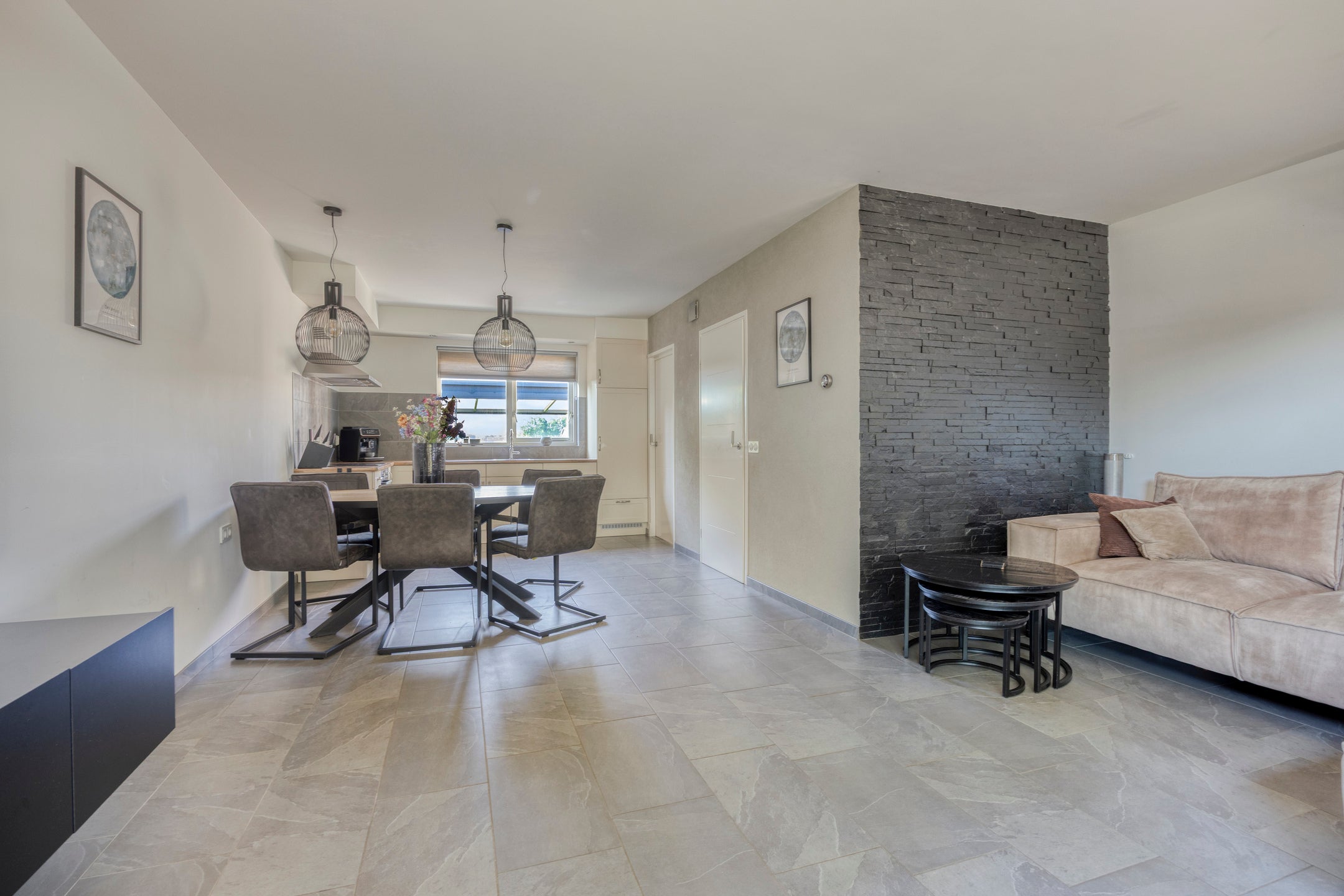 Tussenwoning te koop: Veenbes 38, Nieuwlande