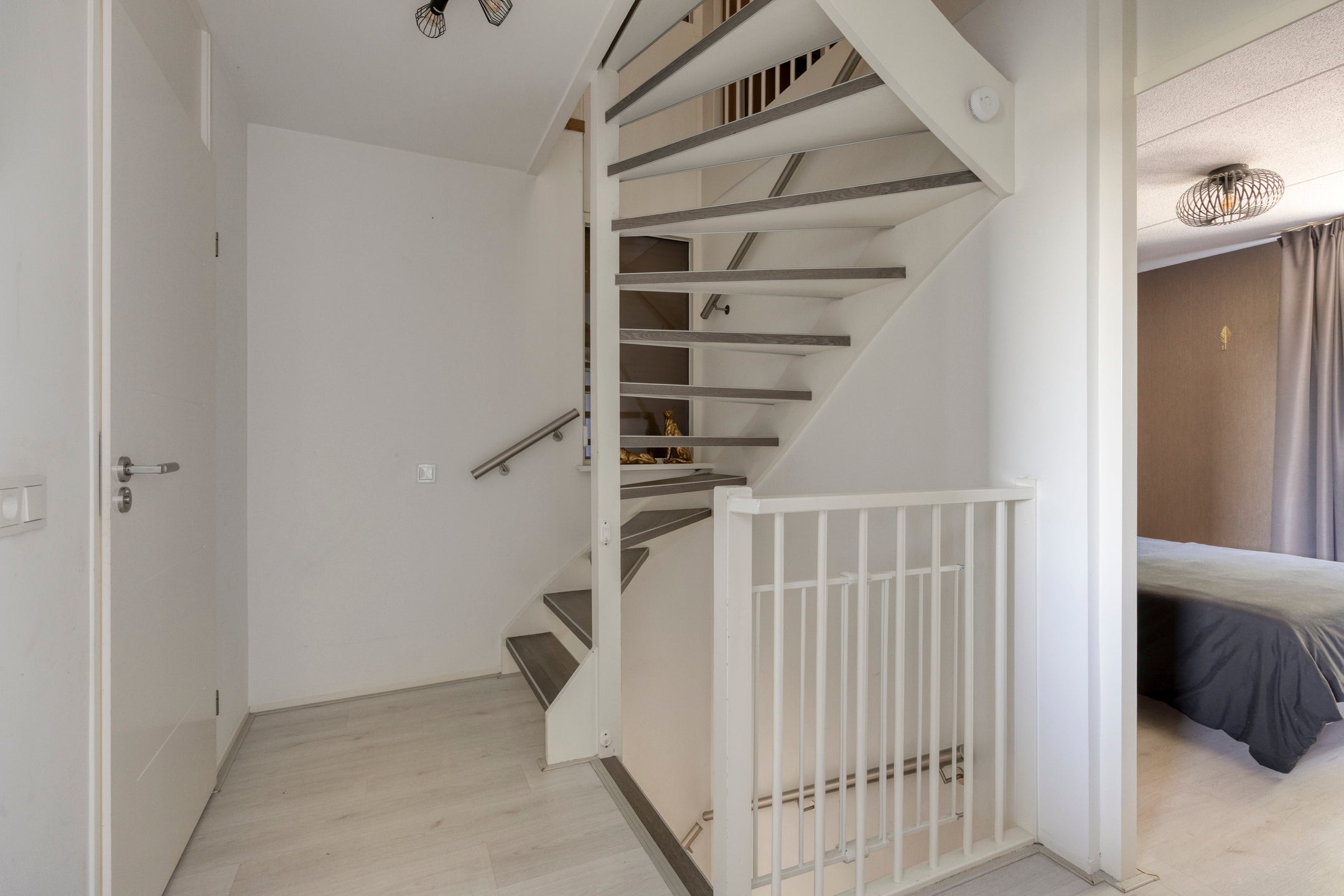 Tussenwoning te koop: Veenbes 38, Nieuwlande