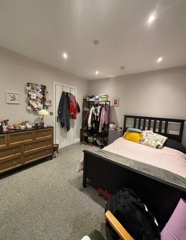 Room Wingfield Street in Greater London