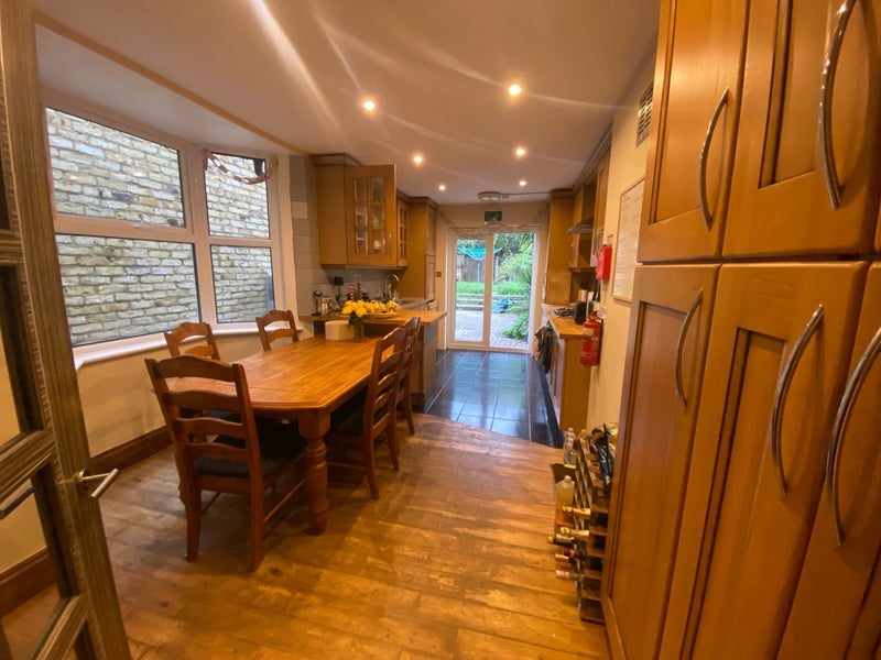 Room Gosterwood Street in Greater London
