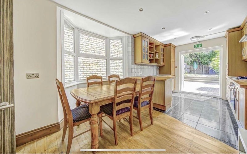 Room Gosterwood Street in Greater London