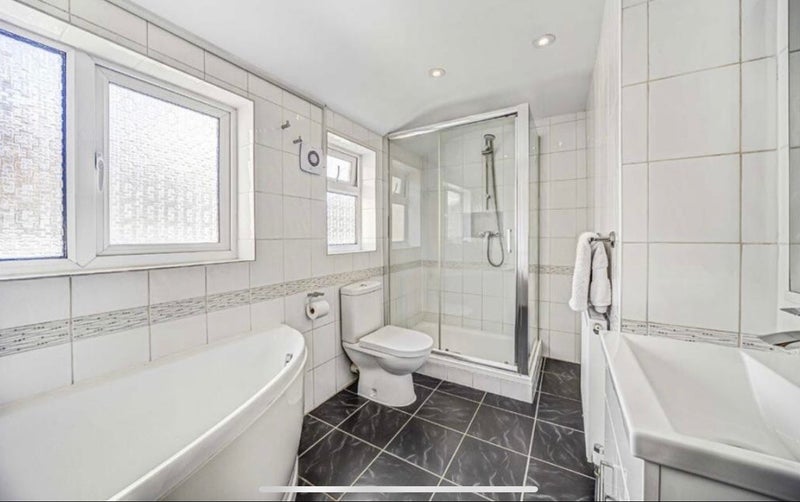Room Gosterwood Street in Greater London