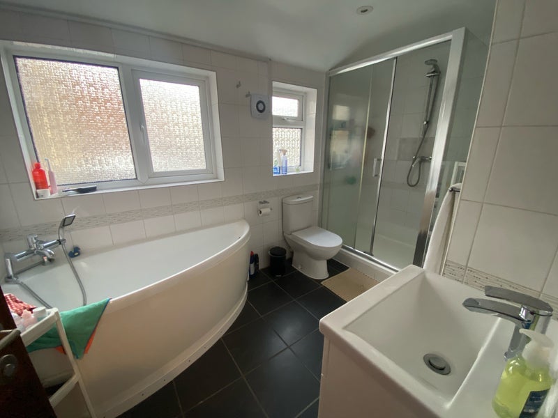 Room Gosterwood Street in Greater London