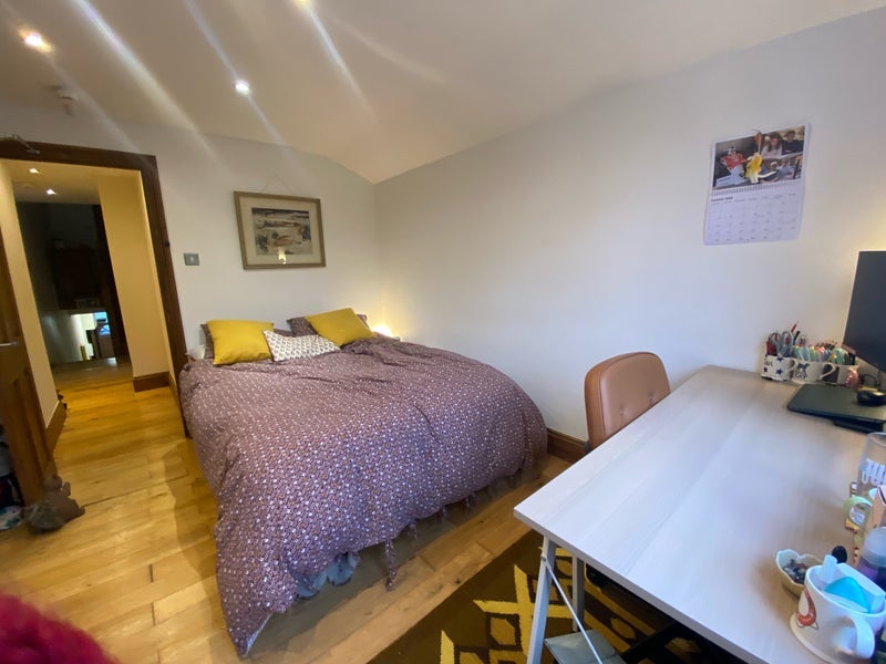 Room Gosterwood Street in Greater London