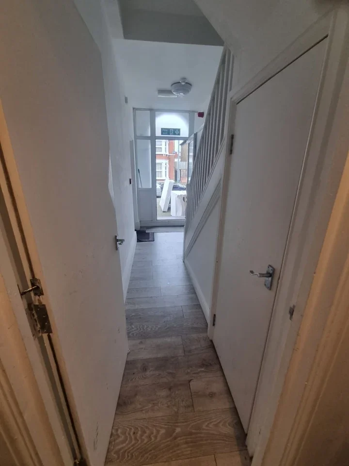 Flat Colinton Road in Greater London