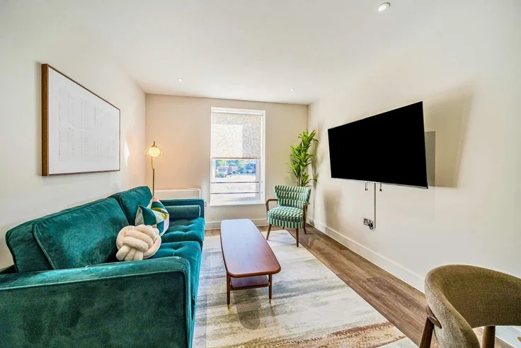 Flat Victoria Road in Rushmoor