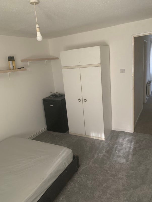 Room Puckleside in Basildon