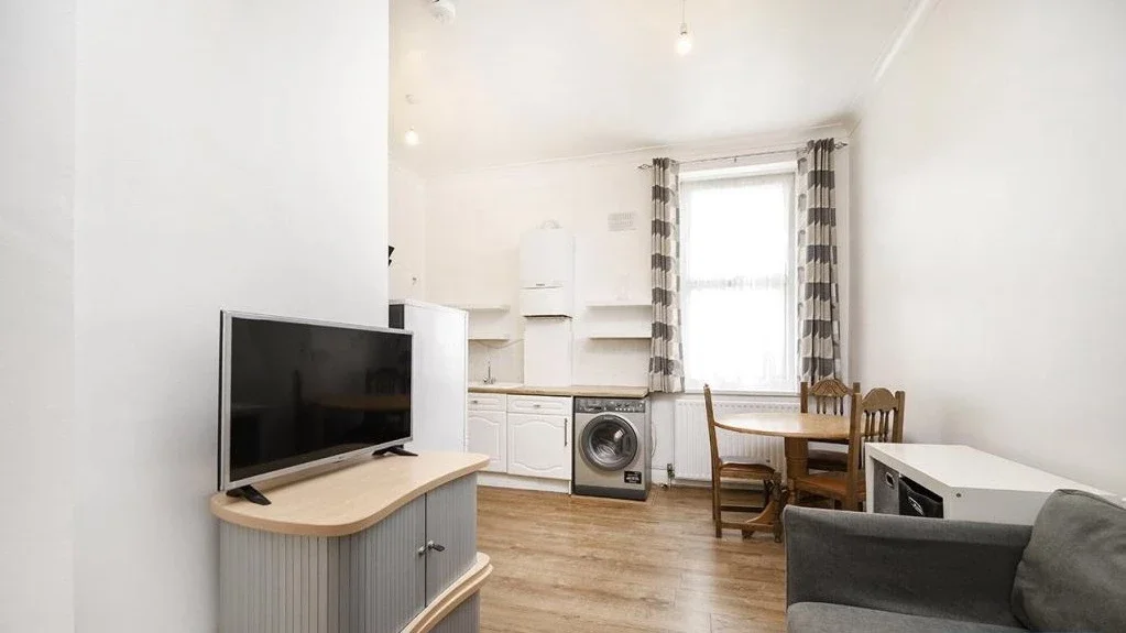 Flat Belmont Street in Greater London